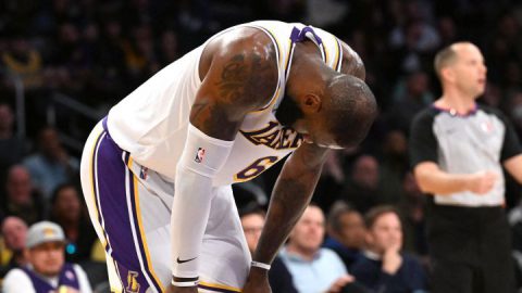 New low for Los Angeles Lakers as fans boo them at home