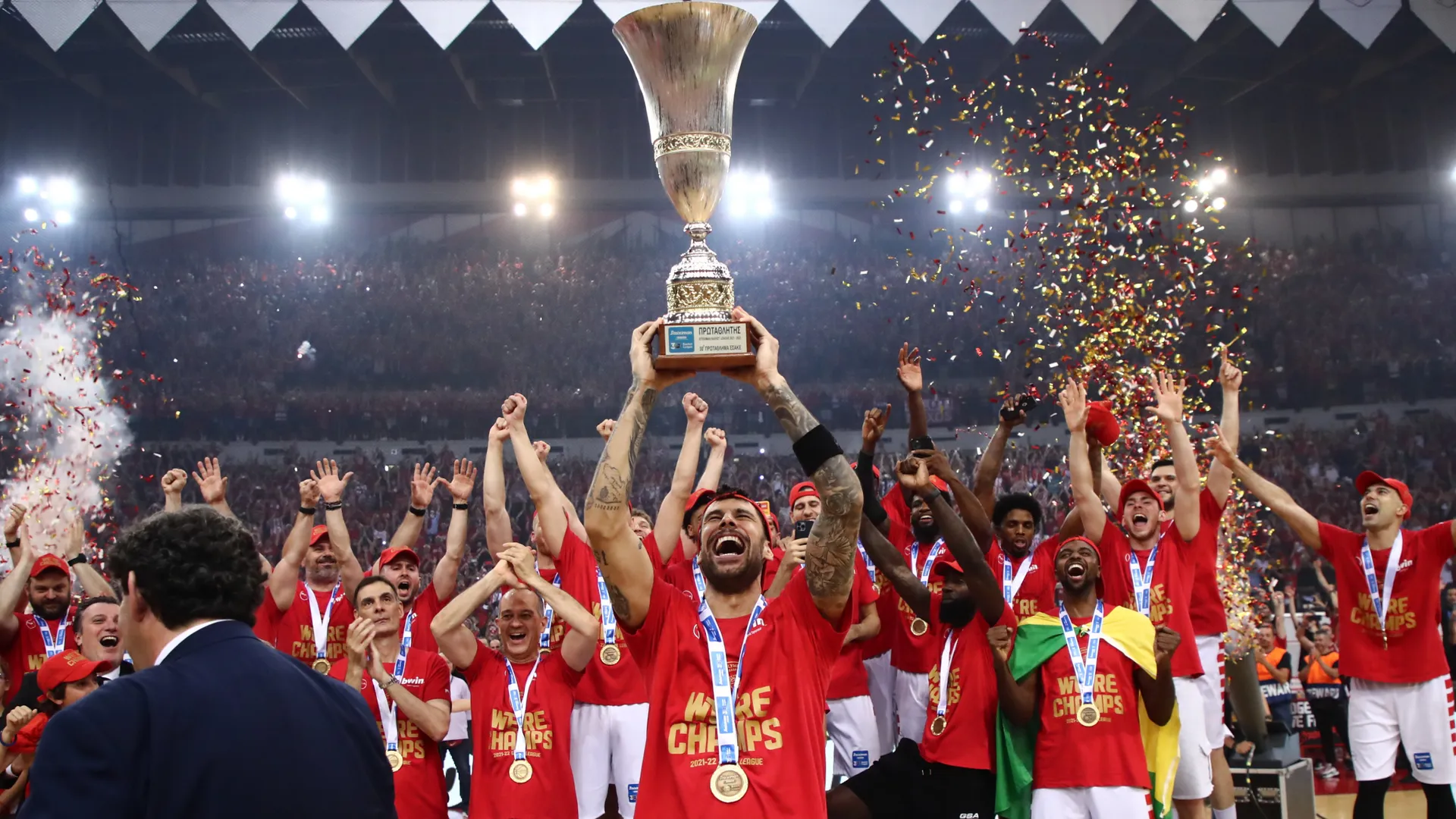 Olympiakos takes the Greek crown for the first time in six years
