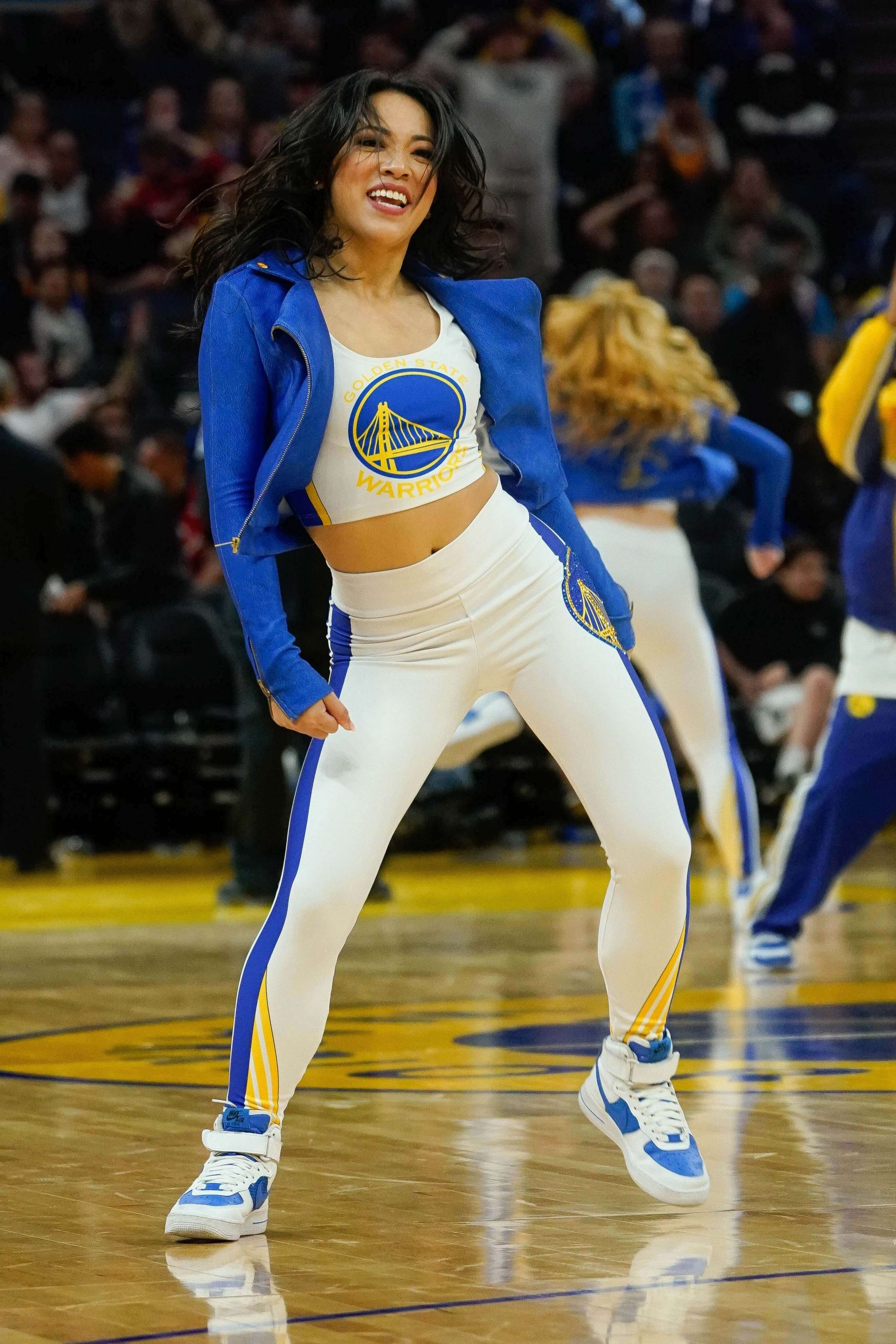 GS Warriors cheerleader